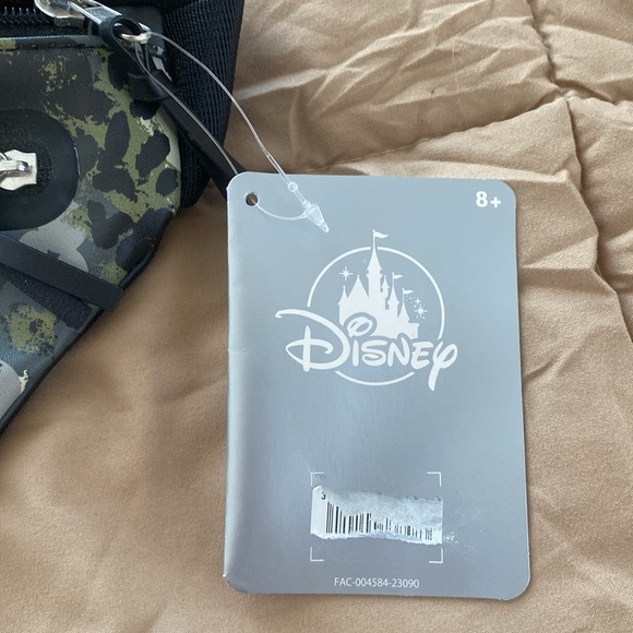 Disney Gray Leopard Print Fanny Pack - NEW - Picture 2 of 3